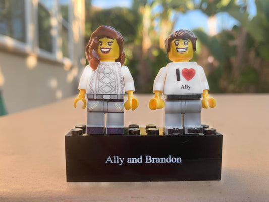 Personalized Couple Minifig with Engraved Base & Display Box